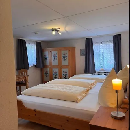 Landgasthaus Gemsennest ゲストハウス フェルトベルク